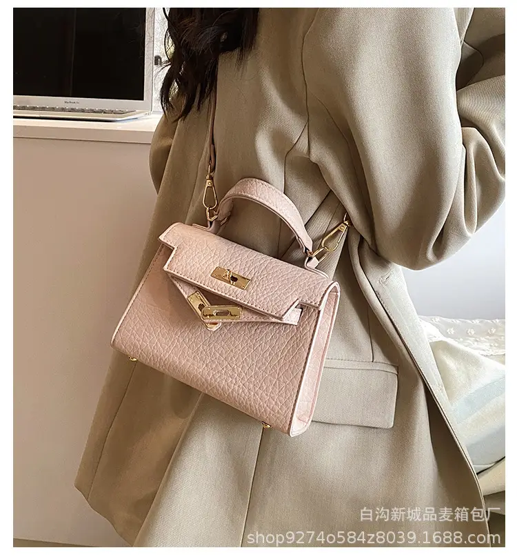 Women's French Style Shoulder Bag Brown 2026 — feature 1