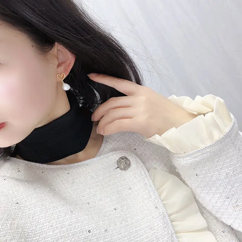 2024 Love Pearl Earrings Gold Heart Design - Image 6