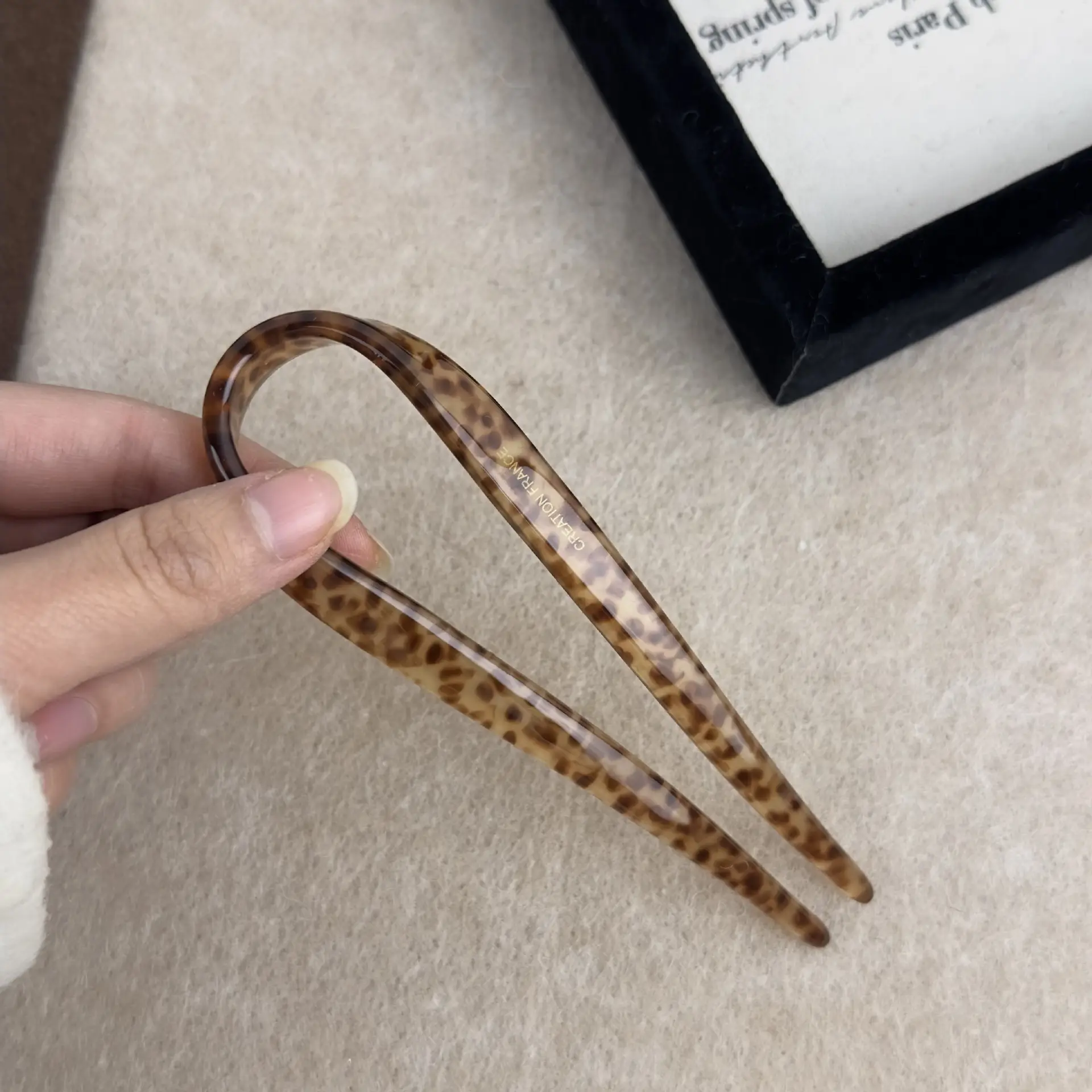 U-Shaped Acetate Hairpin for Women High-Grade Daily Commute - Image 4