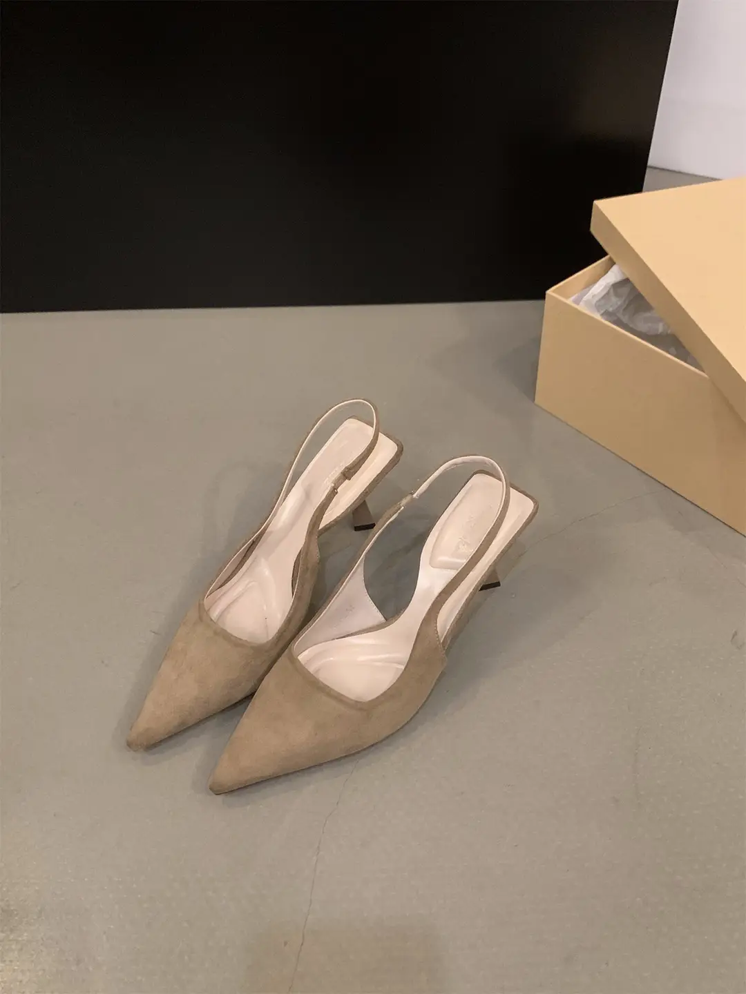 Black elegant ladies closed toe sandals fairy shoes 2024 new spring and summer French pointed high heels single-layer shoes - Image 3