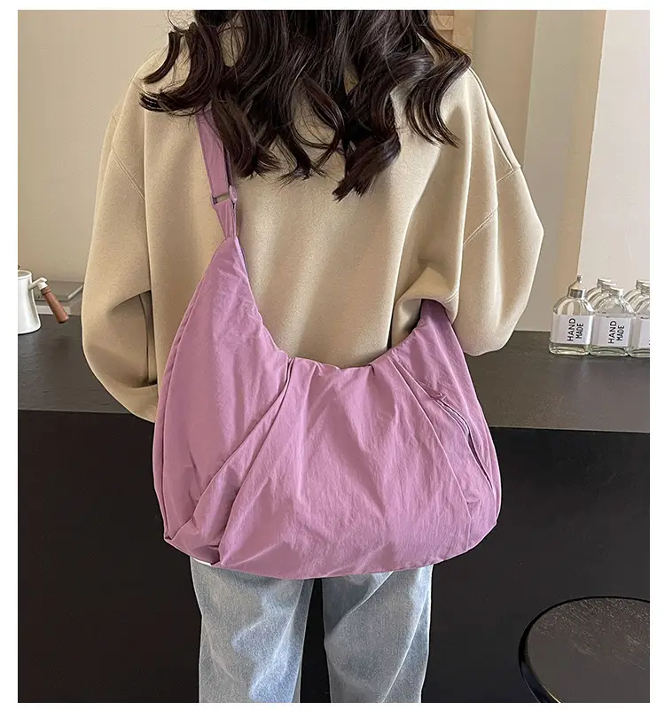 Japanese Style Pleated Messenger Bag Women Large Capacity Solid Color Cloth Bag — feature 1
