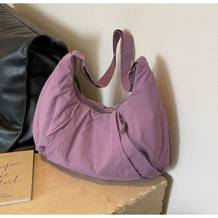 Japanese Style Pleated Messenger Bag Women Large Capacity Solid Color Cloth Bag — feature 18