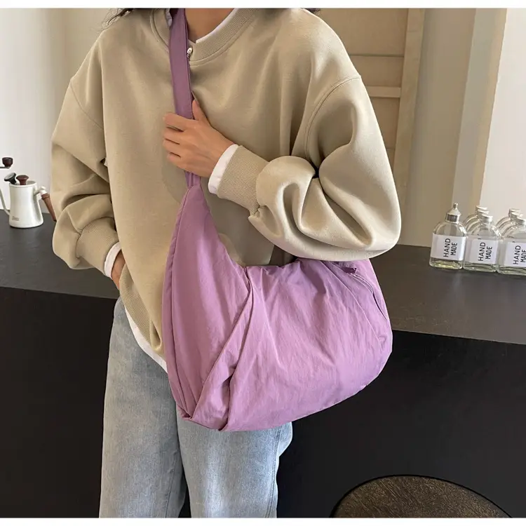 Japanese Style Pleated Messenger Bag Women Large Capacity Solid Color Cloth Bag — feature 28