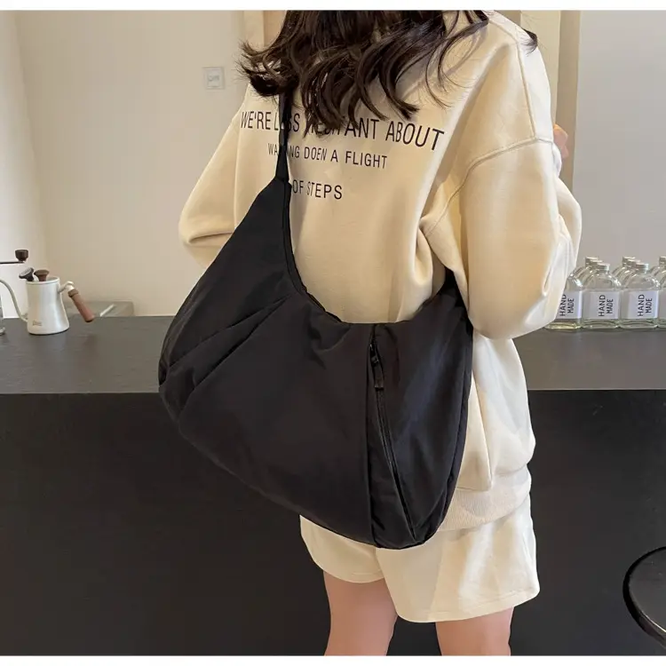 Japanese Style Pleated Messenger Bag Women Large Capacity Solid Color Cloth Bag — feature 36