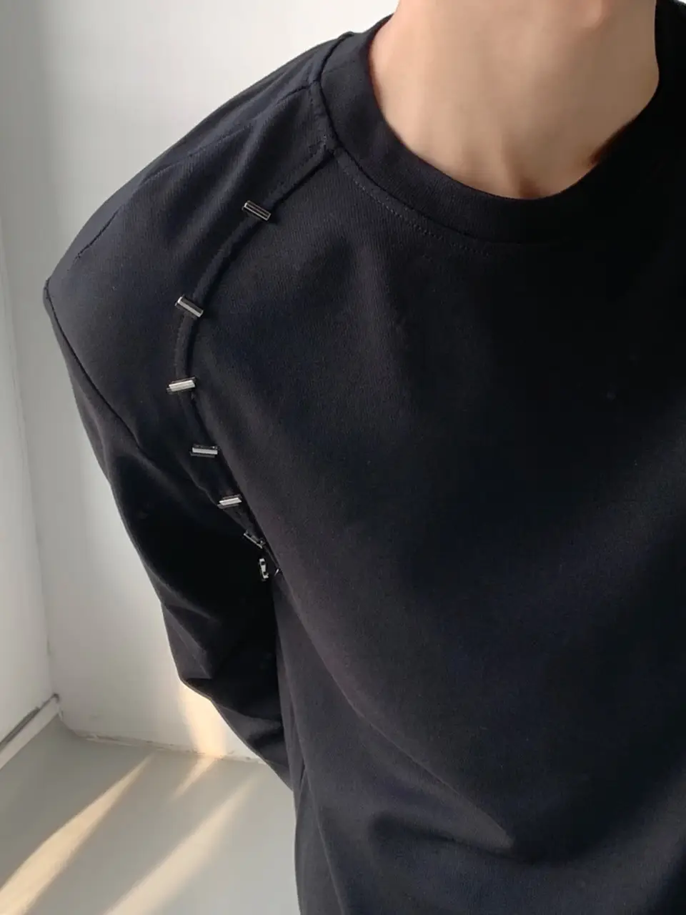 Men Women Black Long Sleeve T-Shirt with Zip Pockets