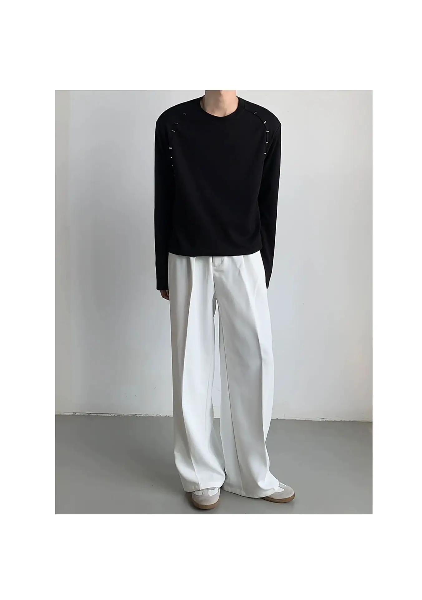 Men Women Black Long Sleeve T-Shirt with Zip Pockets — feature 11