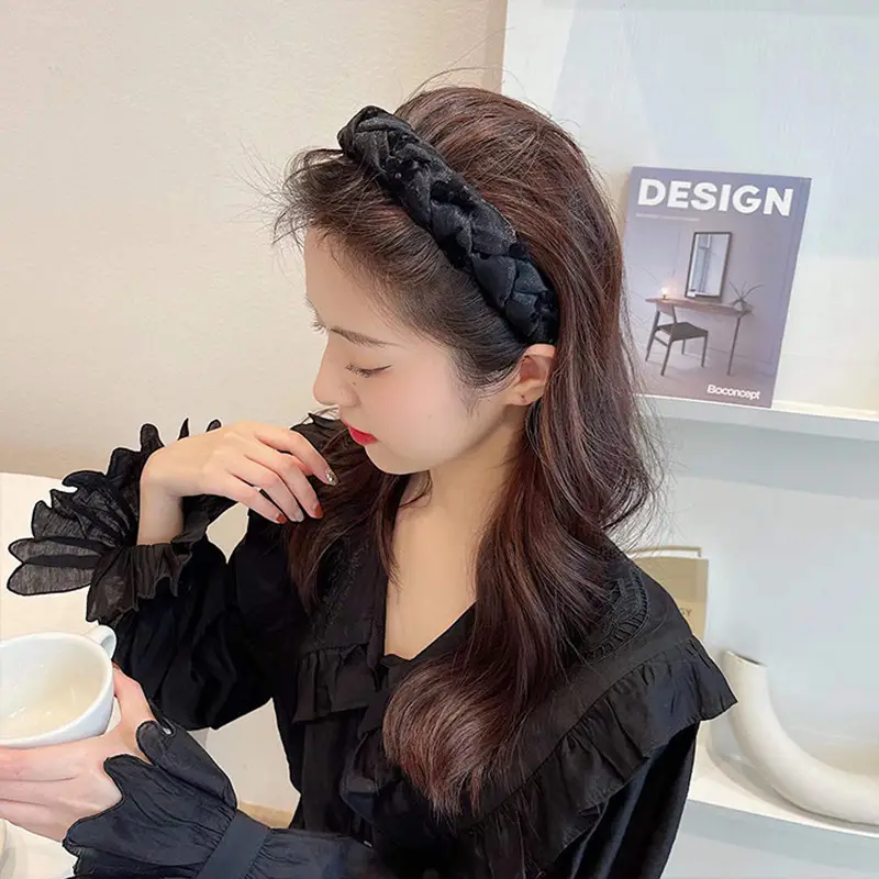 Black Mesh Twist Braided Skull Top Headband for Women — feature 2