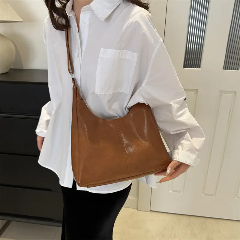 Black Leather Retro Shoulder Bag 2023 Korean Style - Image 8