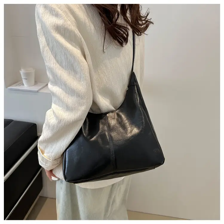 Black Leather Retro Shoulder Bag 2023 Korean Style — feature 17