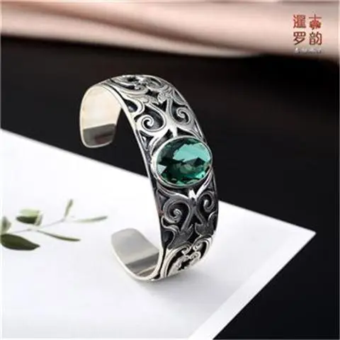 Women's Open Hollow Silver Ring with Green Crystal & Grass Design - Image 6