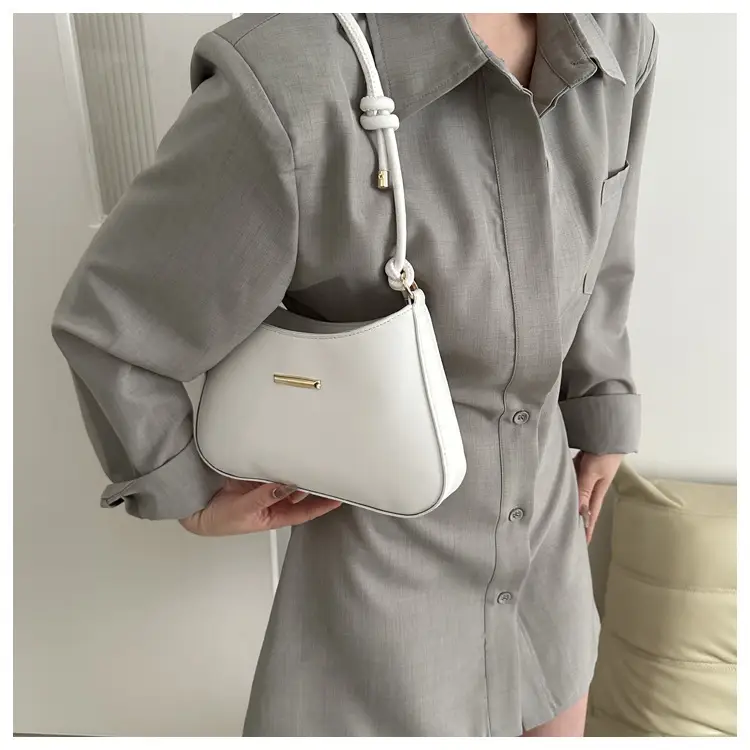 Black Textured Shoulder Bag for Women 2024 Spring — feature 19