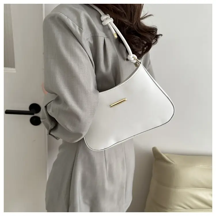 Black Textured Shoulder Bag for Women 2024 Spring — feature 20