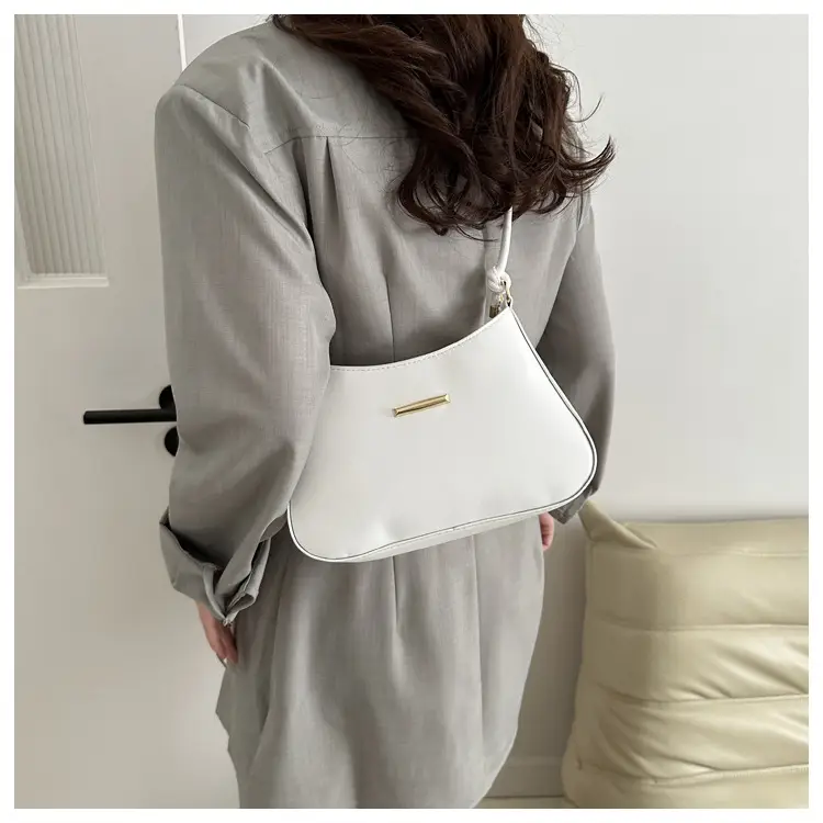 Black Textured Shoulder Bag for Women 2024 Spring — feature 21