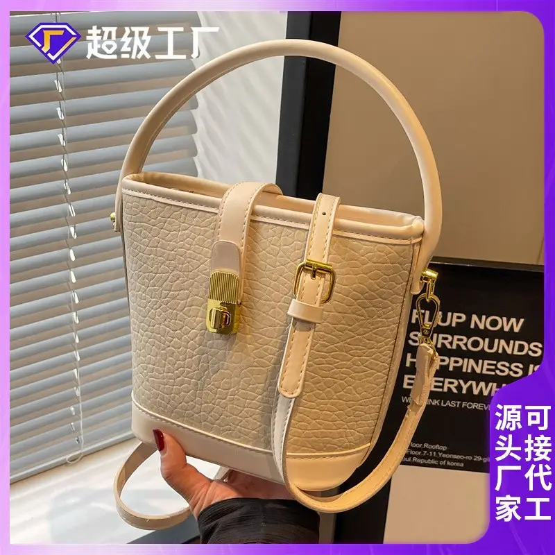 Pink Leather Bucket Bag for Women with Gold Clasp - Image 5