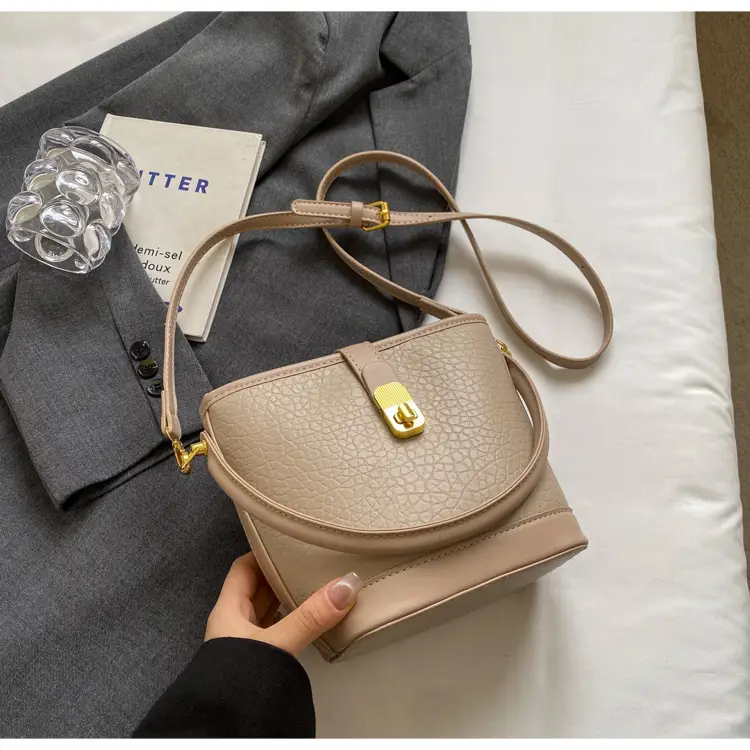 Pink Leather Bucket Bag for Women with Gold Clasp — feature 16