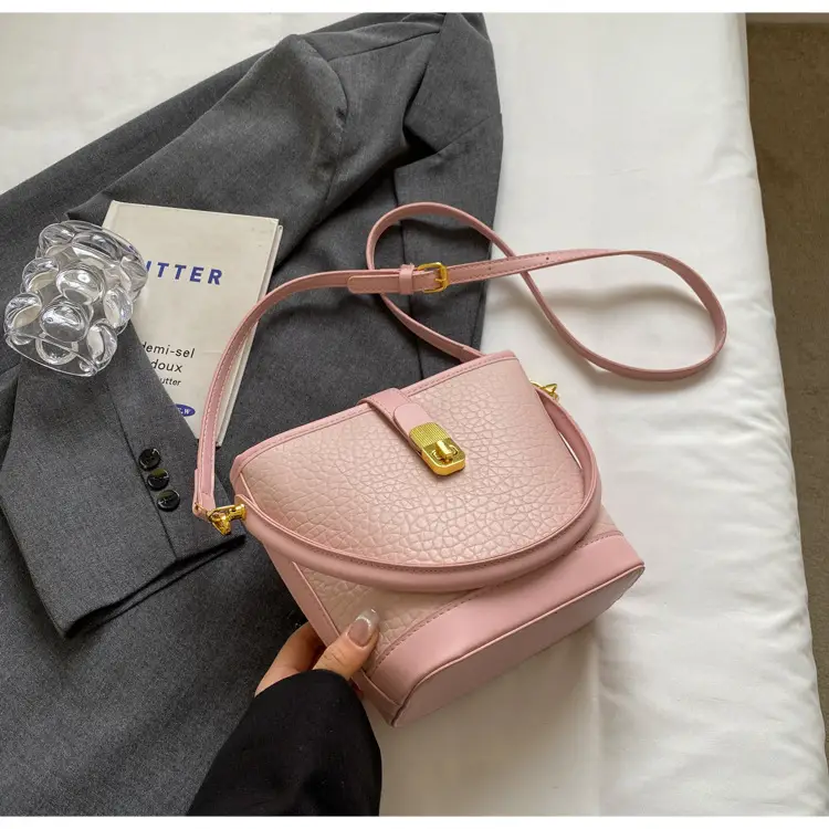 Pink Leather Bucket Bag for Women with Gold Clasp — feature 19