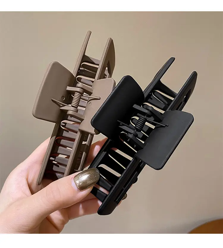 Extra Large Hairpin for Women with Shark Clip Back — feature 11