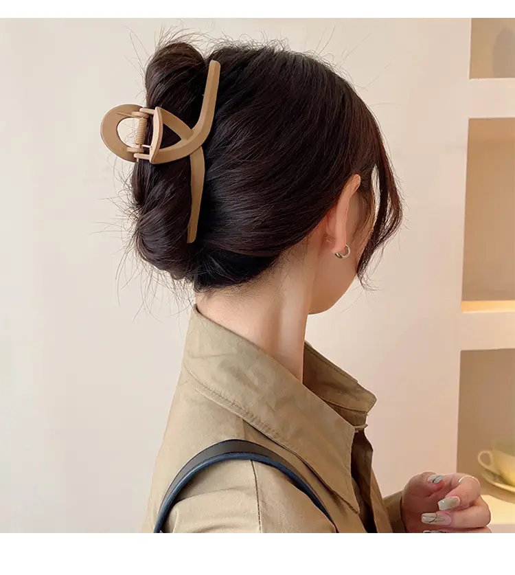 Extra Large Hairpin for Women with Shark Clip Back — feature 8