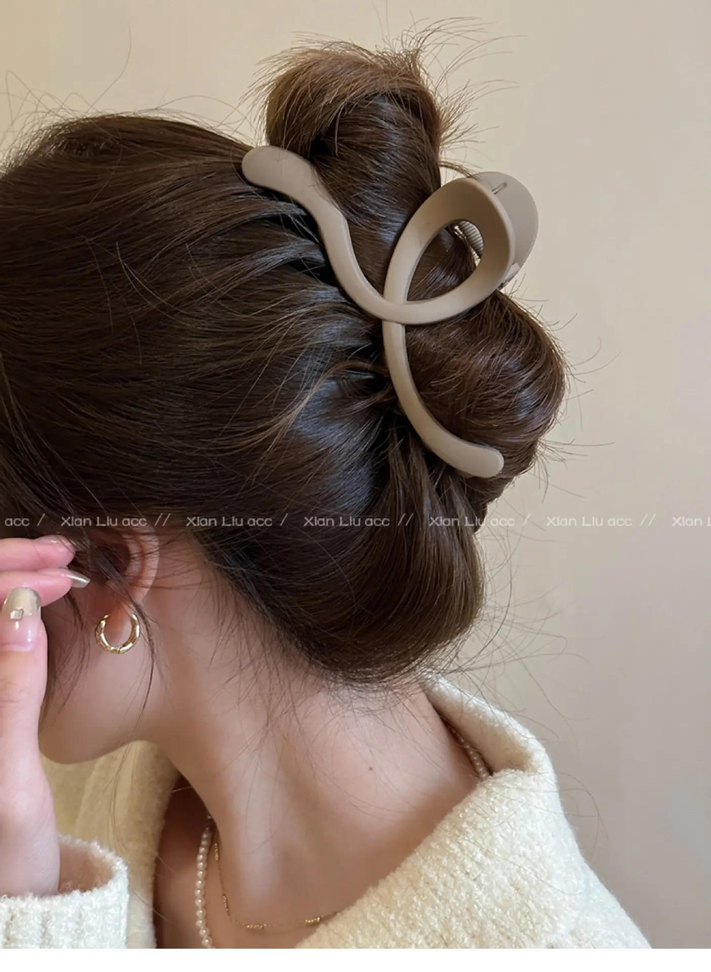 Frosted Wave Hair Clip for Women Large Back of Head Elegant Shark Clip — feature 11