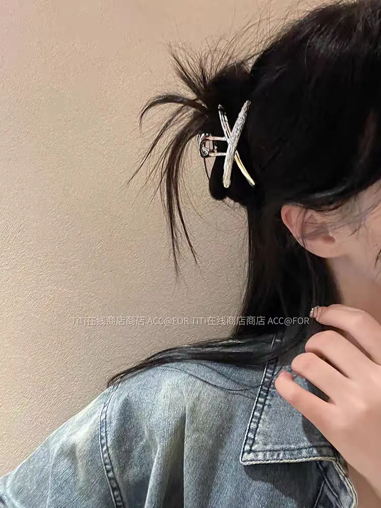 2024 Metal Shark Hair Clip for Women Elegant Cross Design — feature 1