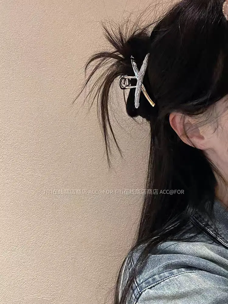 2024 Metal Shark Hair Clip for Women Elegant Cross Design — feature 3