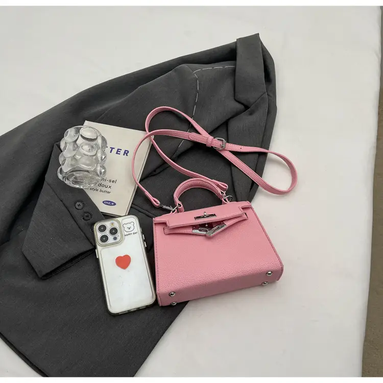 White Leather Shoulder Bag for Women 2024 Spring — feature 17