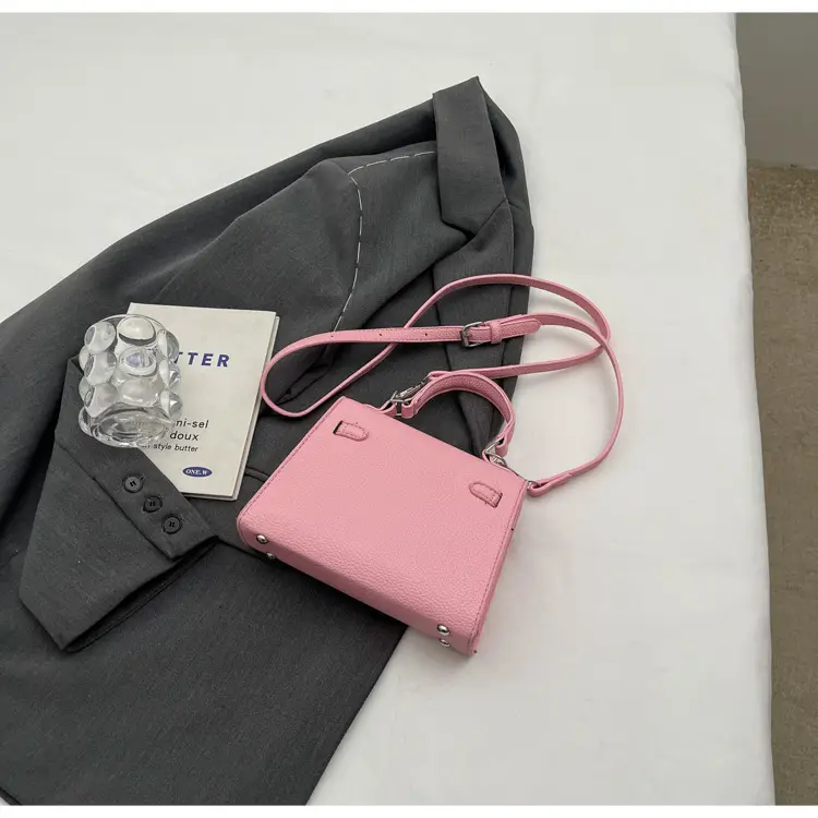 White Leather Shoulder Bag for Women 2024 Spring — feature 19