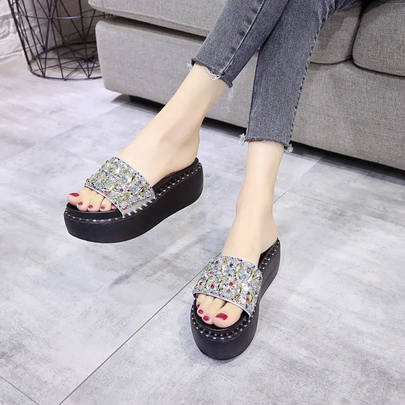 2024 Rhinestone Women's Korean Style Thick Slippers - Image 5