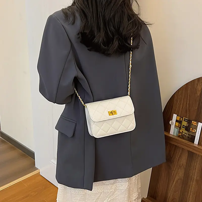 Light Blue Quilted Chain Shoulder Bag for Women - Image 7