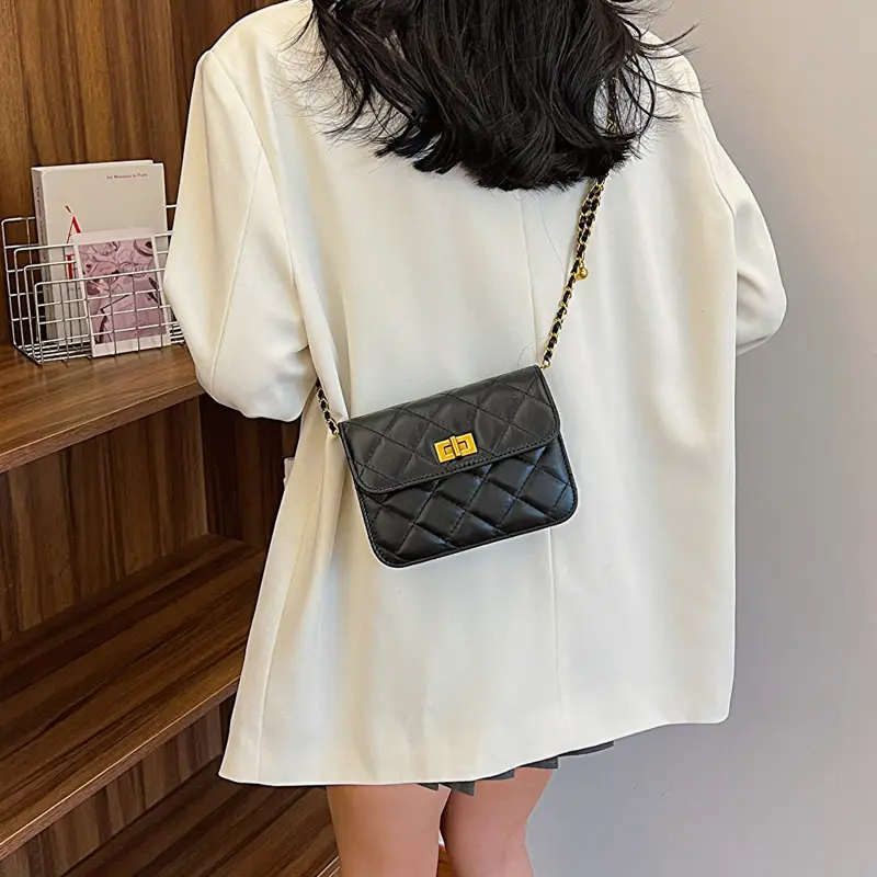 Light Blue Quilted Chain Shoulder Bag for Women - Image 8