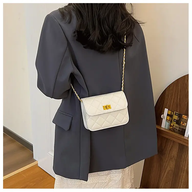 Light Blue Quilted Chain Shoulder Bag for Women — feature 10