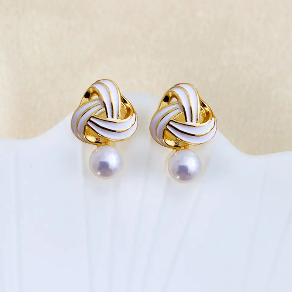 Natural Pearl Knot Earrings Gold Plated — feature 6