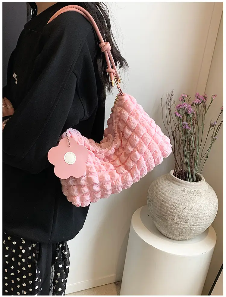 Pleated Shoulder Messenger Bag Cream Pink 2024 — feature 5