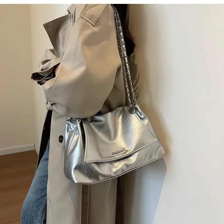 Black Rhombus Chain Shoulder Bag for Women — feature 12
