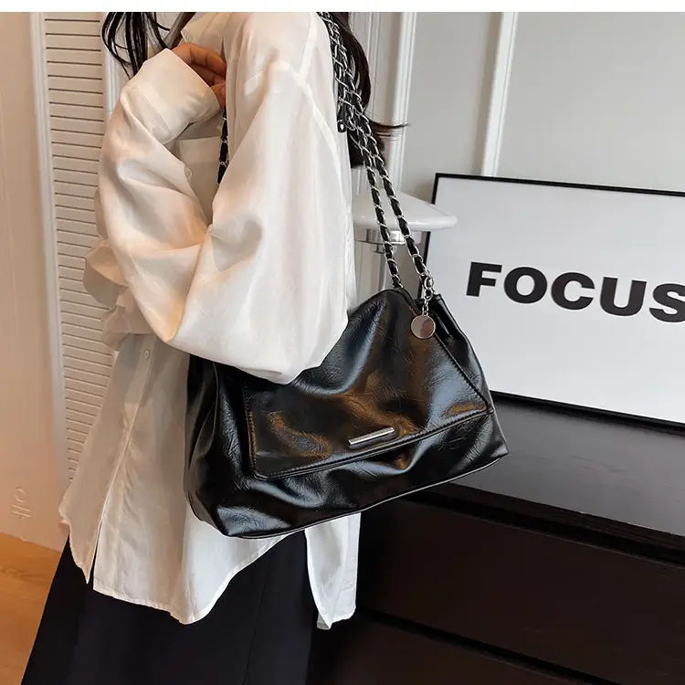 Black Rhombus Chain Shoulder Bag for Women — feature 18