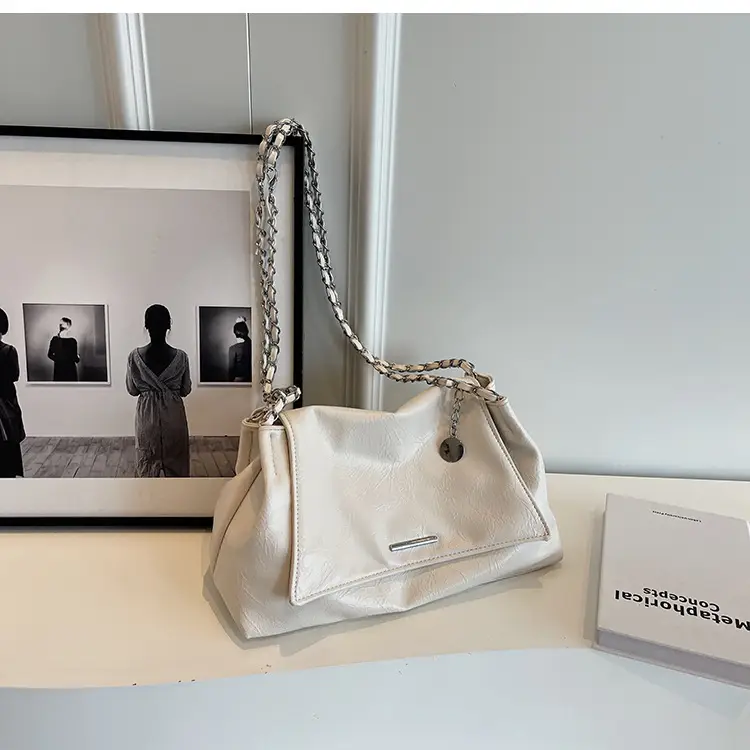 Black Rhombus Chain Shoulder Bag for Women — feature 21
