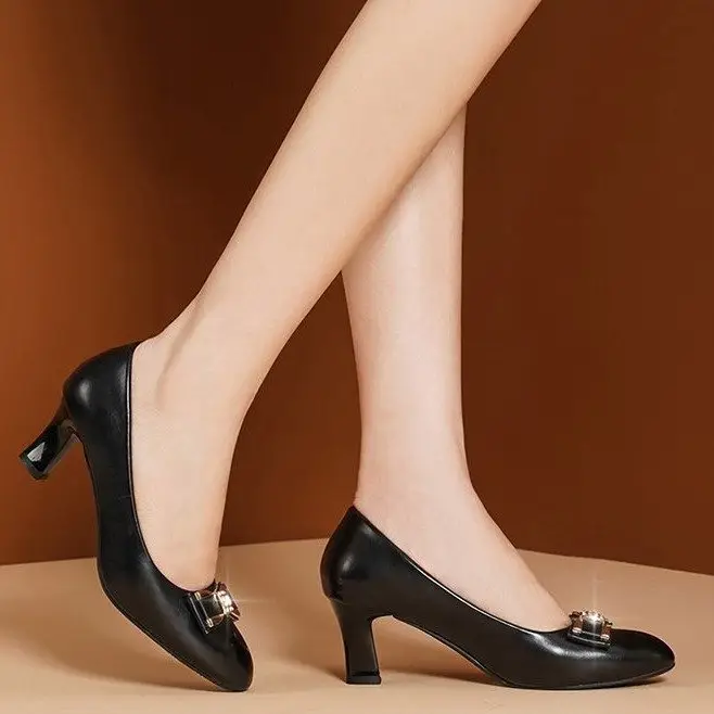 Leather mid-heel single-layer shoes for women 2024 spring new all-match low-cut chunky heel professional commuter high heels - Image 5