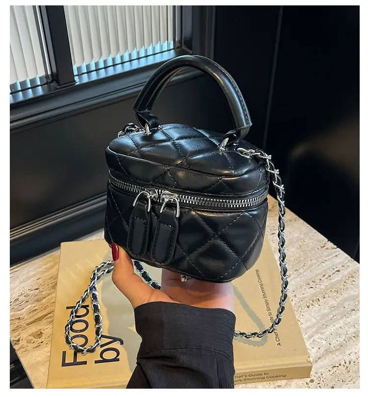 Silver Quilted Chain Shoulder Bag for Women 2024 — feature 1