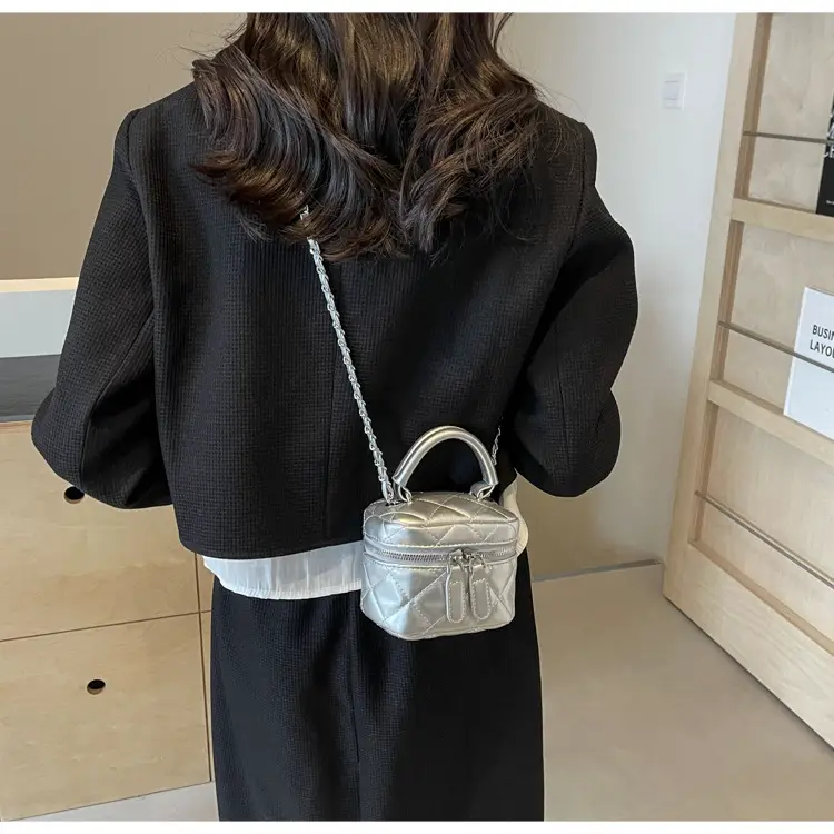Silver Quilted Chain Shoulder Bag for Women 2024 — feature 15