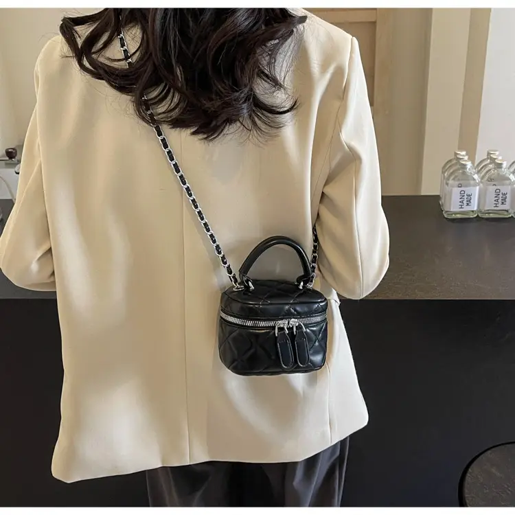 Silver Quilted Chain Shoulder Bag for Women 2024 — feature 20