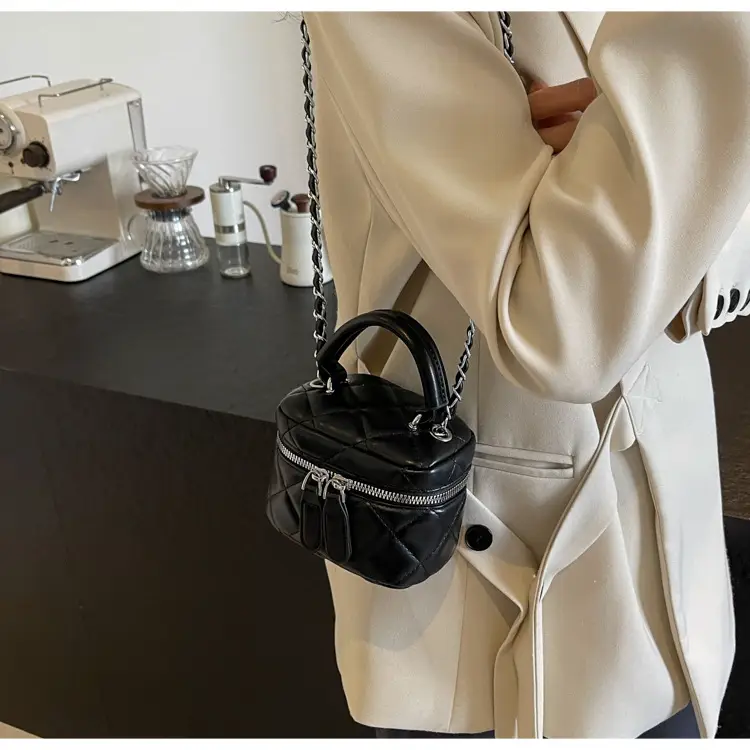 Silver Quilted Chain Shoulder Bag for Women 2024 — feature 21