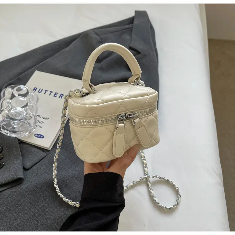 Silver Quilted Chain Shoulder Bag for Women 2024 — feature 25