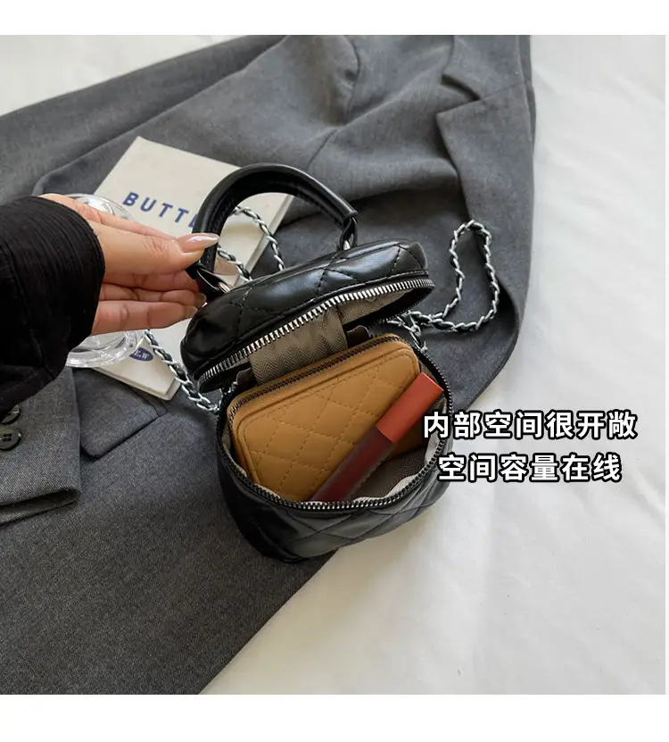 Silver Quilted Chain Shoulder Bag for Women 2024 — feature 9