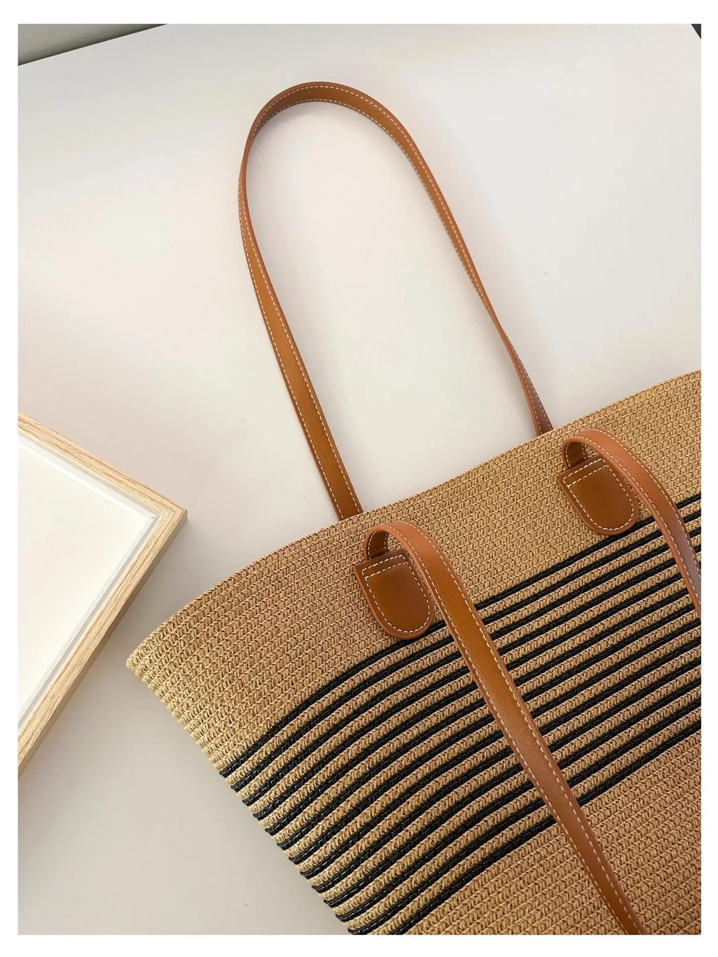 Summer Straw Commuter Bag Large Capacity Beige — feature 8