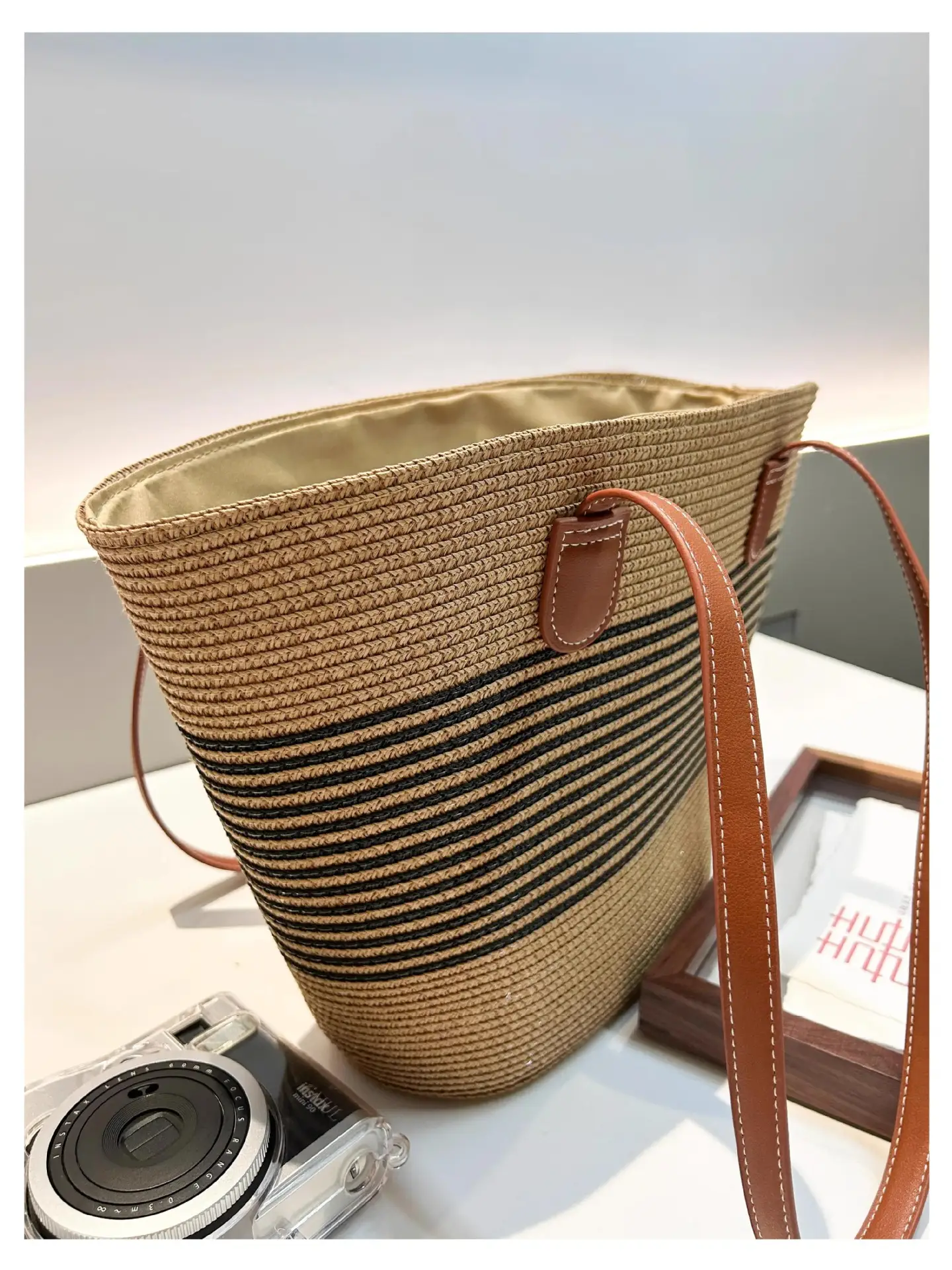 Summer Straw Commuter Bag Large Capacity Beige — feature 9