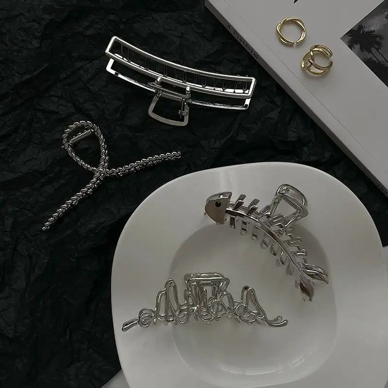 South Korea Ins Advanced Metal Silver Large Asymmetrical Hair Clip Back Head Coil Shark Hairpin Wholesale - Image 18