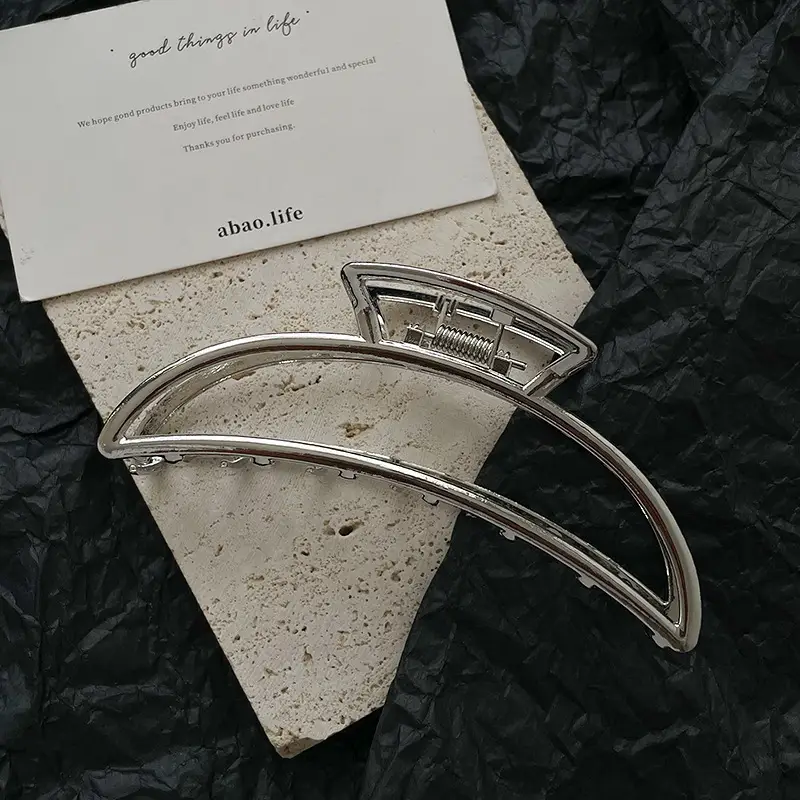 South Korea Ins Advanced Metal Silver Large Asymmetrical Hair Clip Back Head Coil Shark Hairpin Wholesale - Image 2
