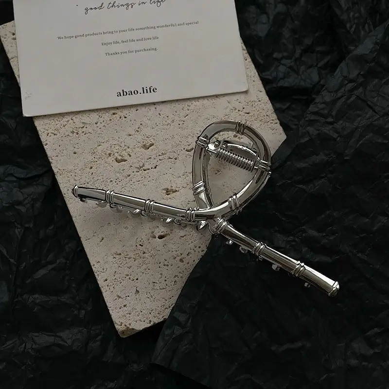 South Korea Ins Advanced Metal Silver Large Asymmetrical Hair Clip Back Head Coil Shark Hairpin Wholesale - Image 7