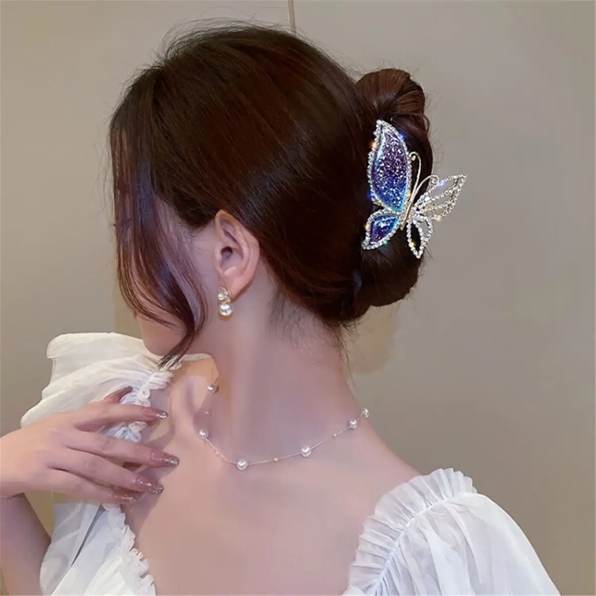 Sweet Butterfly Hair Clip with Crystal Design - Image 4