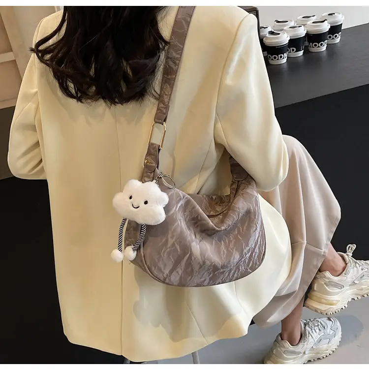 2025 Silver Metallic Shoulder Bag for Women — feature 40